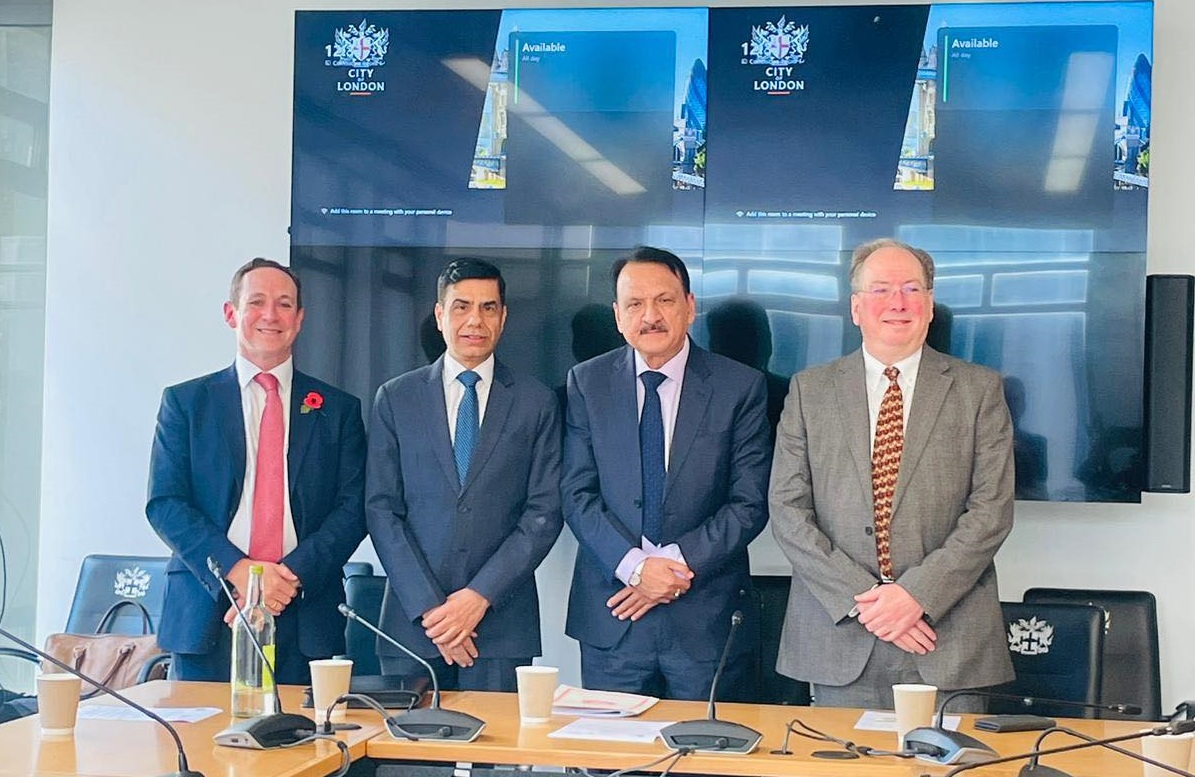 अर्थमन्त्री डा. महत र बेलायतका ट्रेजरीमन्त्री पेनबीच भेटवार्ता, नवीकरणीय ऊर्जामा लगानी गर्न आग्रह